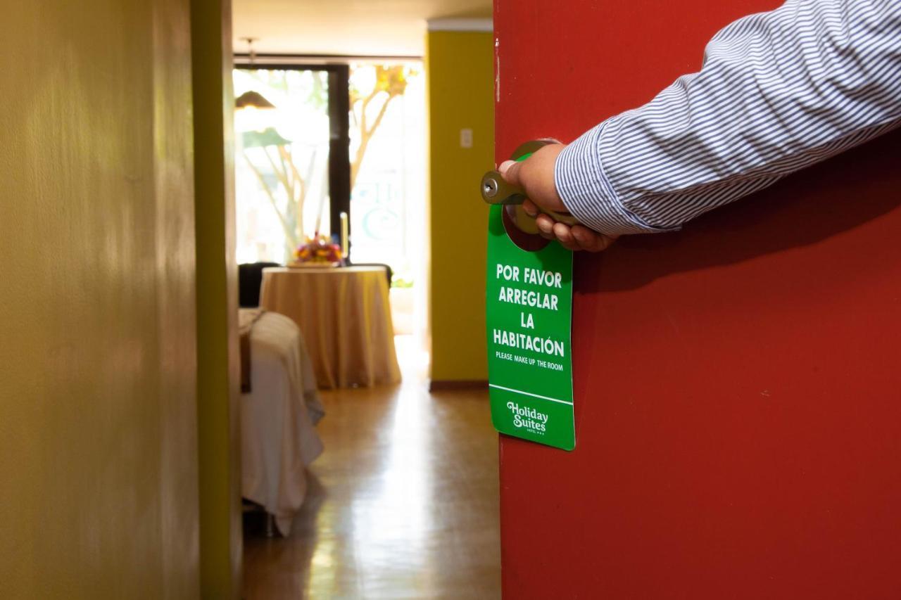 Holiday Suites Tacna Buitenkant foto