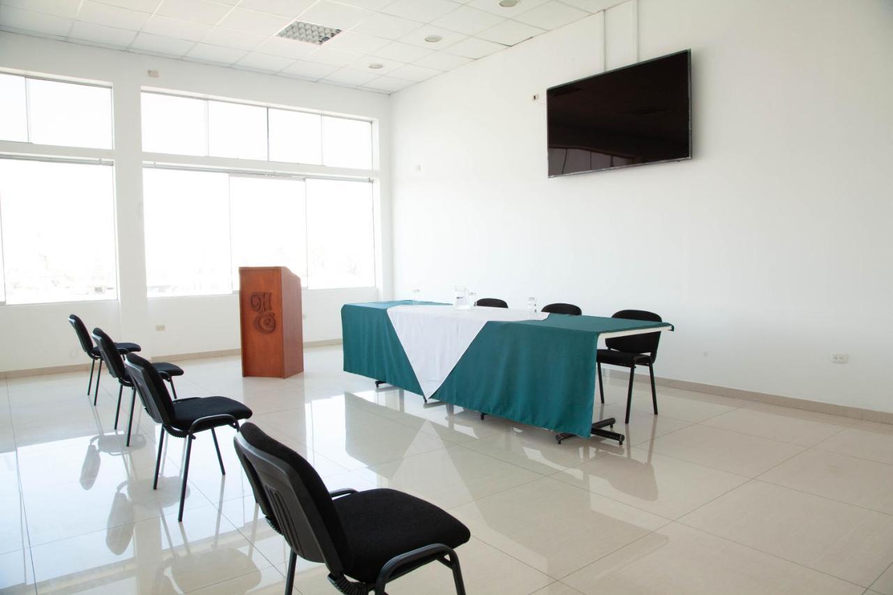 Holiday Suites Tacna Buitenkant foto