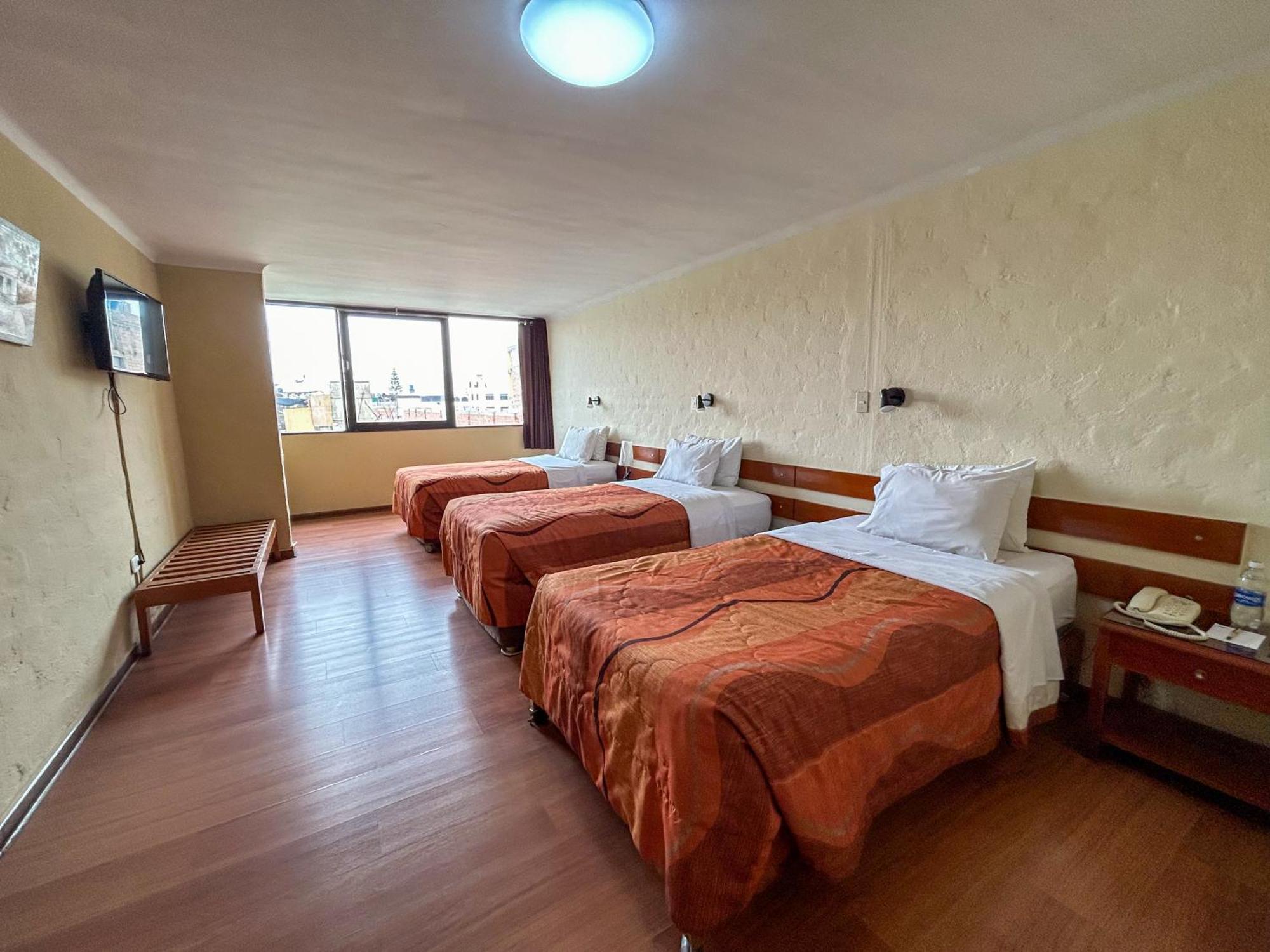 Holiday Suites Tacna Buitenkant foto