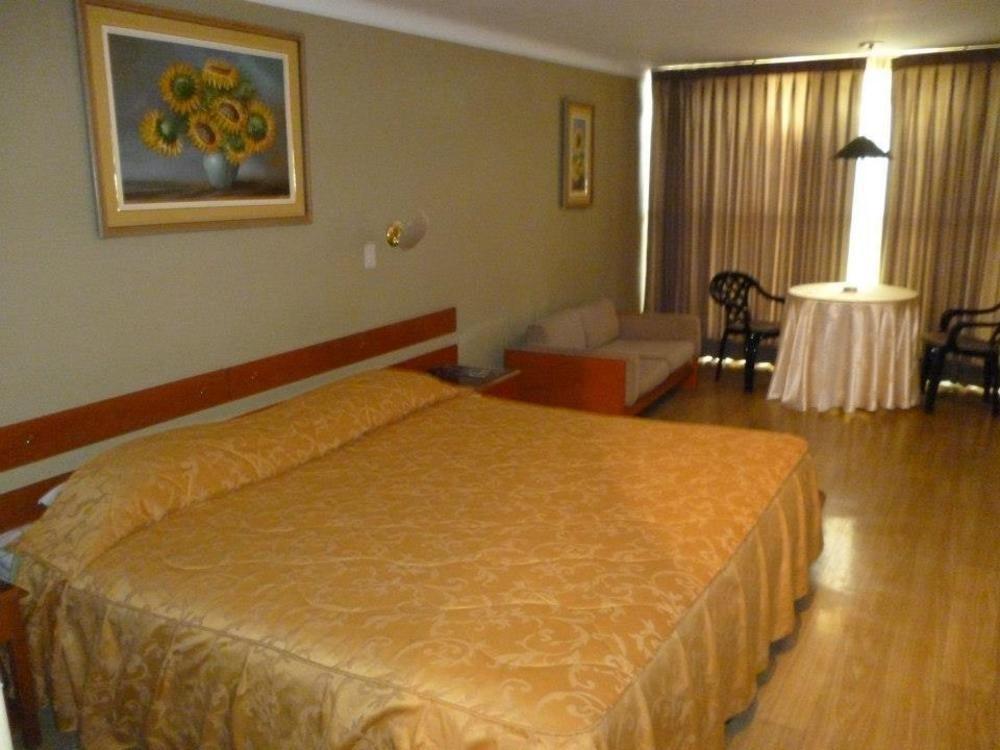 Holiday Suites Tacna Buitenkant foto