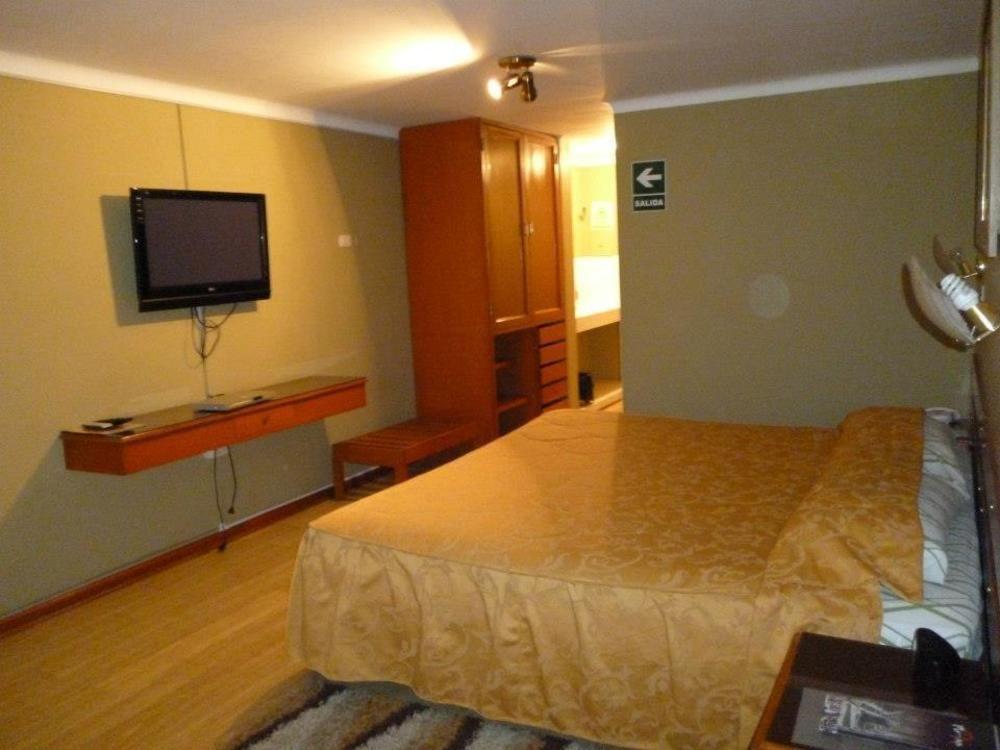 Holiday Suites Tacna Buitenkant foto